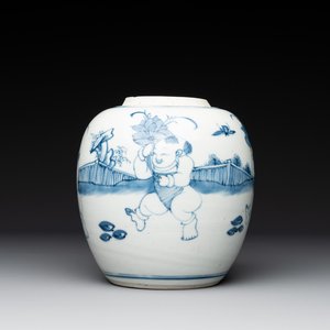 A Chinese blue and white 'playing boys' jar, 18th C. — photo 1