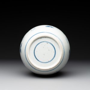 A Chinese blue and white 'playing boys' jar, 18th C. — photo 6