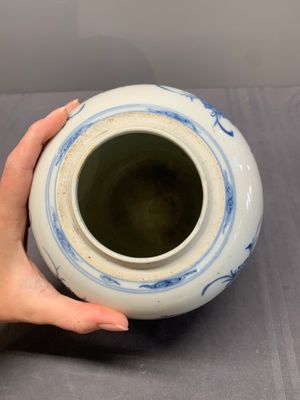 A Chinese blue and white 'playing boys' jar, Yongzheng — photo 5