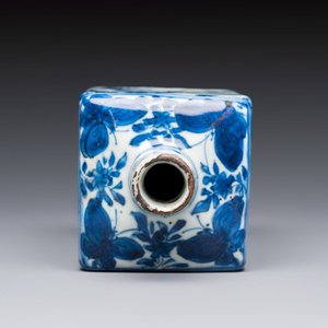 A Chinese blue and white 'Playing Boys' square flask, Wanli — foto 10