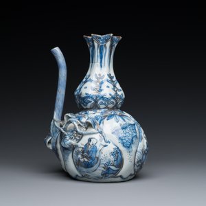 A Chinese blue and white 'pomegranate' kendi with gilt highlights, Wanli — photo 7