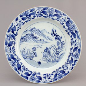 A Chinese blue and white porcelain landscape dish, 3 smaller plates and a saucer, Kangxi, ca. 1700 — 照片 6