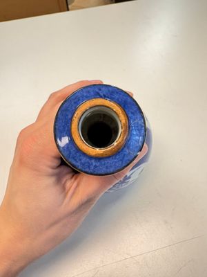A Chinese blue and white powder-blue-ground hookah base, Kangxi — 照片 16