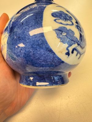 A Chinese blue and white powder-blue-ground hookah base, Kangxi — 照片 6