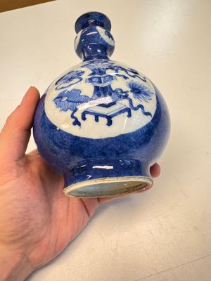 A Chinese blue and white powder-blue-ground hookah base, Kangxi — 照片 9