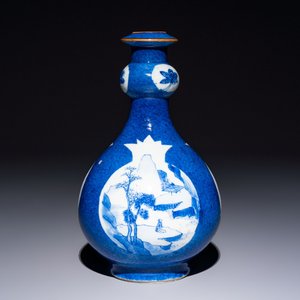 A Chinese blue and white powder-blue-ground hookah base, Kangxi — 照片 1