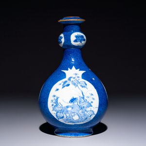 A Chinese blue and white powder-blue-ground hookah base, Kangxi — 照片 4