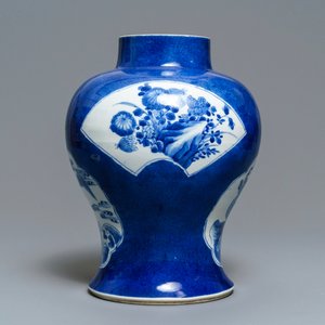 A Chinese blue and white powder blue-ground vase, Kangxi — 照片 4
