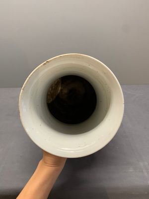 A Chinese blue and white 'prunus on breaking ice' vase, 19th C. — photo 5