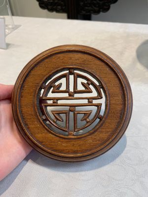 A Chinese blue and white 'prunus on cracked ice' jar with wooden cover, 19th C. — photo 8