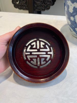 A Chinese blue and white 'prunus on cracked ice' jar with wooden cover, 19th C. — photo 9