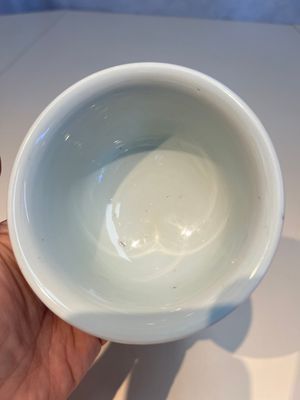 A Chinese blue and white 'Prunus on Cracked Ice' stem bowl, Kangxi — 照片 7