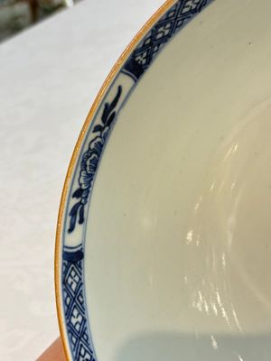 A Chinese blue and white punch bowl with a lady and two boys in a garden, Qianlong — photo 12
