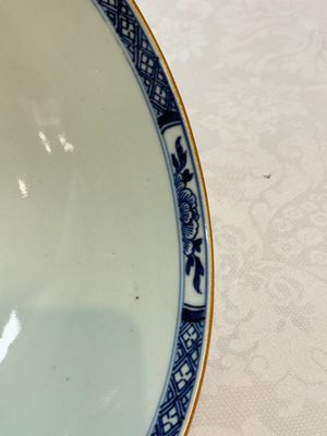 A Chinese blue and white punch bowl with a lady and two boys in a garden, Qianlong — photo 10