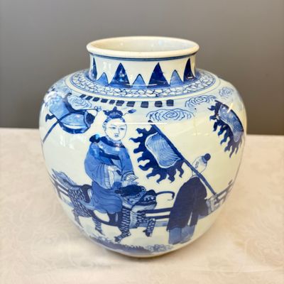 A Chinese blue and white 'Qi Lin Song Zi 麒麟送子' vase — photo 1