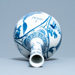 A Chinese blue and white 'qilin' bottle vase, 19th C. — photo 6