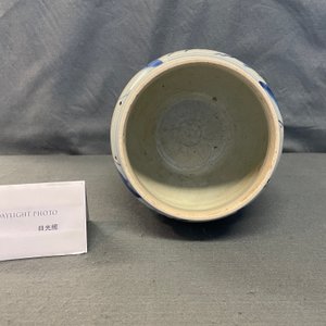 A Chinese blue and white 'qilin' censer, Transitional period — photo 13