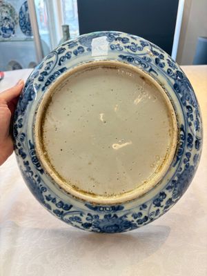A Chinese blue and white 'qilin' dish, Hongzhi/Zhengde — photo 5