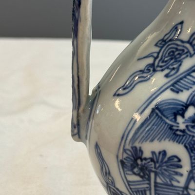 A Chinese blue and white 'Qilin' ewer and cover — photo 13