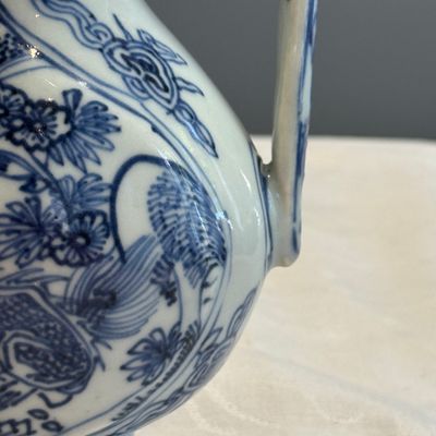 A Chinese blue and white 'Qilin' ewer and cover — photo 5