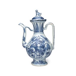 A Chinese blue and white 'Qilin' ewer and cover — photo 2
