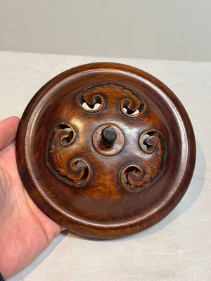 A Chinese blue and white 'qilin' jar and wooden cover, Transitional period — photo 19