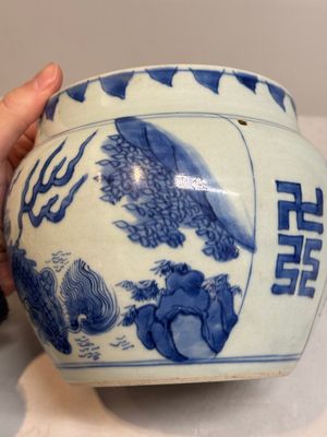 A Chinese blue and white 'qilin' jar and wooden cover, Transitional period — photo 9