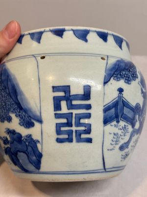 A Chinese blue and white 'qilin' jar and wooden cover, Transitional period — photo 10