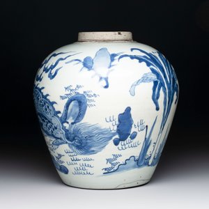 A Chinese blue and white 'qilin' jar, Transitional period — photo 2