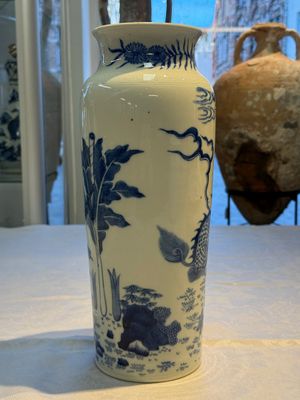 A Chinese blue and white 'Qilin' sleeve vase, 19th C. — photo 2
