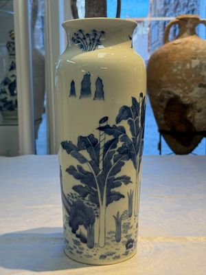 A Chinese blue and white 'Qilin' sleeve vase, 19th C. — photo 3