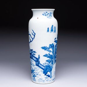 A Chinese blue and white 'Qilin' sleeve vase, 19th C. — photo 2
