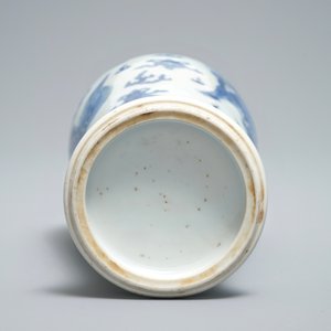 A Chinese blue and white 'qilin' vase, Kangxi — photo 5