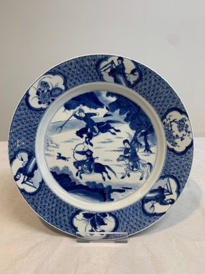 A Chinese blue and white 'rabbit hunt' dish, Chenghua mark, Kangxi — photo 2