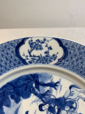 A Chinese blue and white 'rabbit hunt' dish, Chenghua mark, Kangxi — photo 5