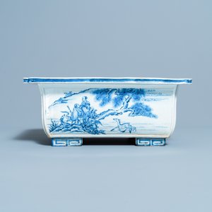 A Chinese blue and white rectangular jardinière, Kangxi/Yongzheng — 照片 2