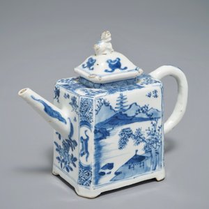 A Chinese blue and white rectangular teapot with landscape design, Kangxi — photo 7