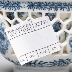 A Chinese blue and white reticulated double-walled cup, pearl mark, Kangxi — photo 5