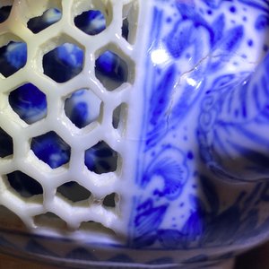 A Chinese blue and white reticulated double-walled teapot and cover, Transitonal period — photo 11