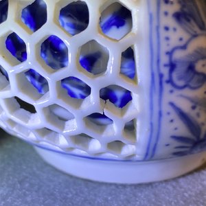 A Chinese blue and white reticulated double-walled teapot and cover, Transitonal period — photo 12