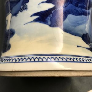 A Chinese blue and white 'river landscape' baluster vase with overglaze accents, Kangxi — 照片 11