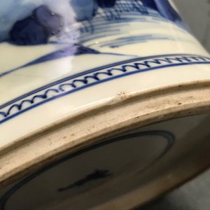 A Chinese blue and white 'river landscape' baluster vase with overglaze accents, Kangxi — 照片 13