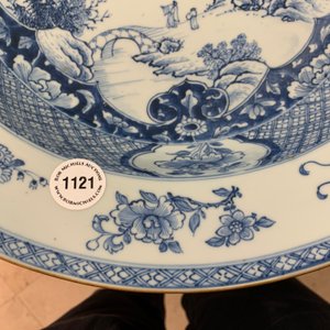 A Chinese blue and white 'river landscape' basin, Qianlong — photo 9