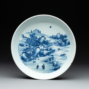 A Chinese blue and white 'river landscape' plate, 18/19th C. — photo 1