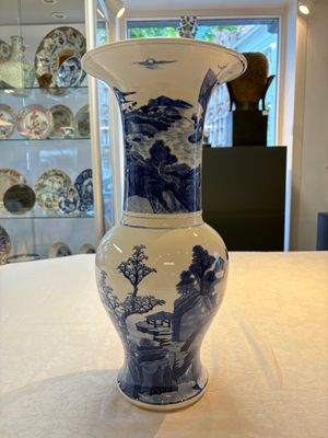 A Chinese blue and white 'riverscape' 'yenyen' vase, 19th C. — photo 3