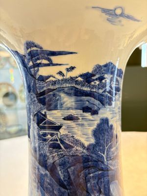 A Chinese blue and white 'riverscape' 'yenyen' vase, 19th C. — photo 10
