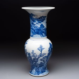 A Chinese blue and white 'riverscape' 'yenyen' vase, 19th C. — photo 2