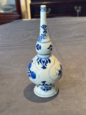A Chinese blue and white rosewater sprinkler with floral design for the Islamic market, Kangxi — foto 4