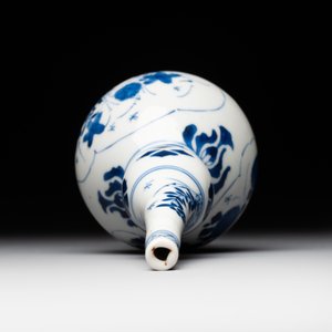 A Chinese blue and white rosewater sprinkler with floral design for the Islamic market, Kangxi — foto 3