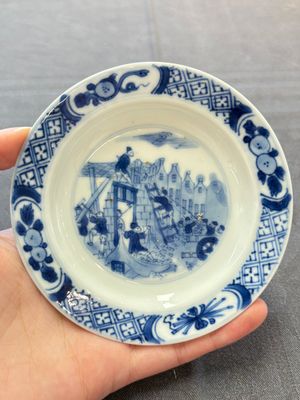 A Chinese blue and white 'Rotterdam Riot' cup and saucer, jade mark, Kangxi — 照片 1